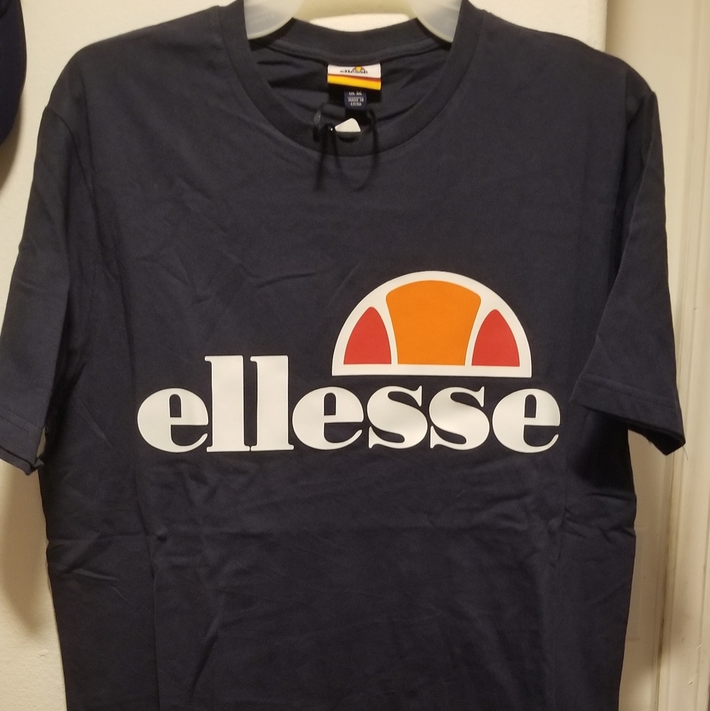 ellese navy blue tshirt